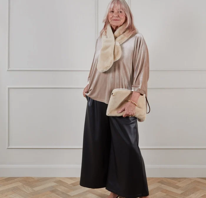 Textured Faux Fur Scarves - 3 Colours - Image 2