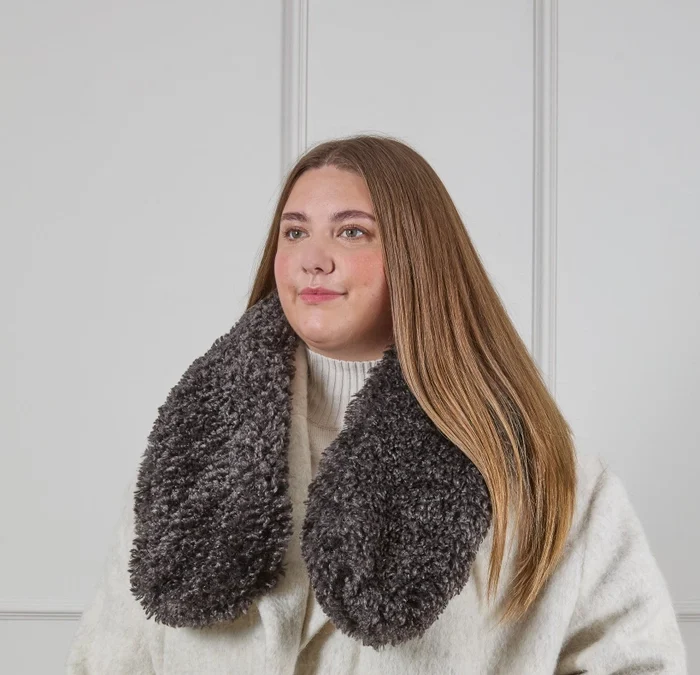 Textured Faux Fur Scarves - 3 Colours - Image 3