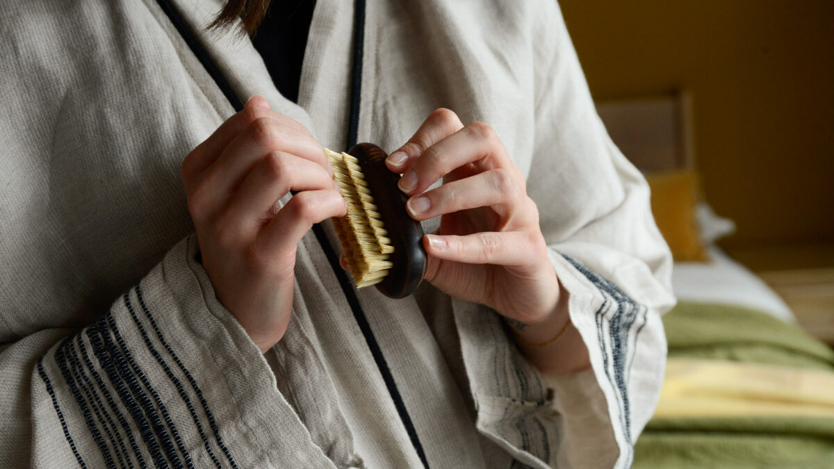 Dark Wood Nail Brush - Image 4