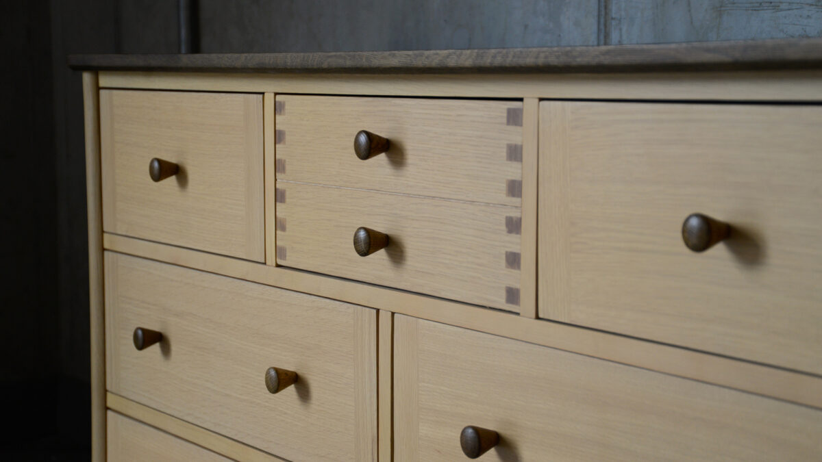Two Tone Wide Chest of Drawers - Image 7