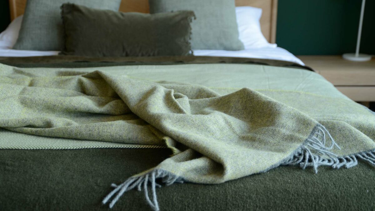Marl Pure Wool Throws - 3 Colours - Image 9