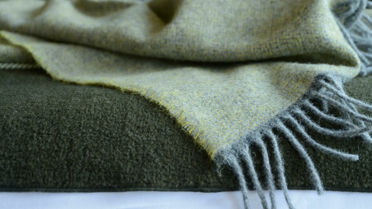 Marl Pure Wool Throws - 3 Colours - Image 7