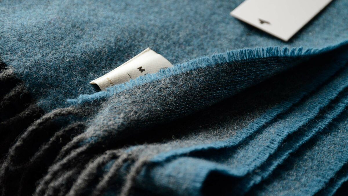 Reversible Pure Wool Throws - Image 5