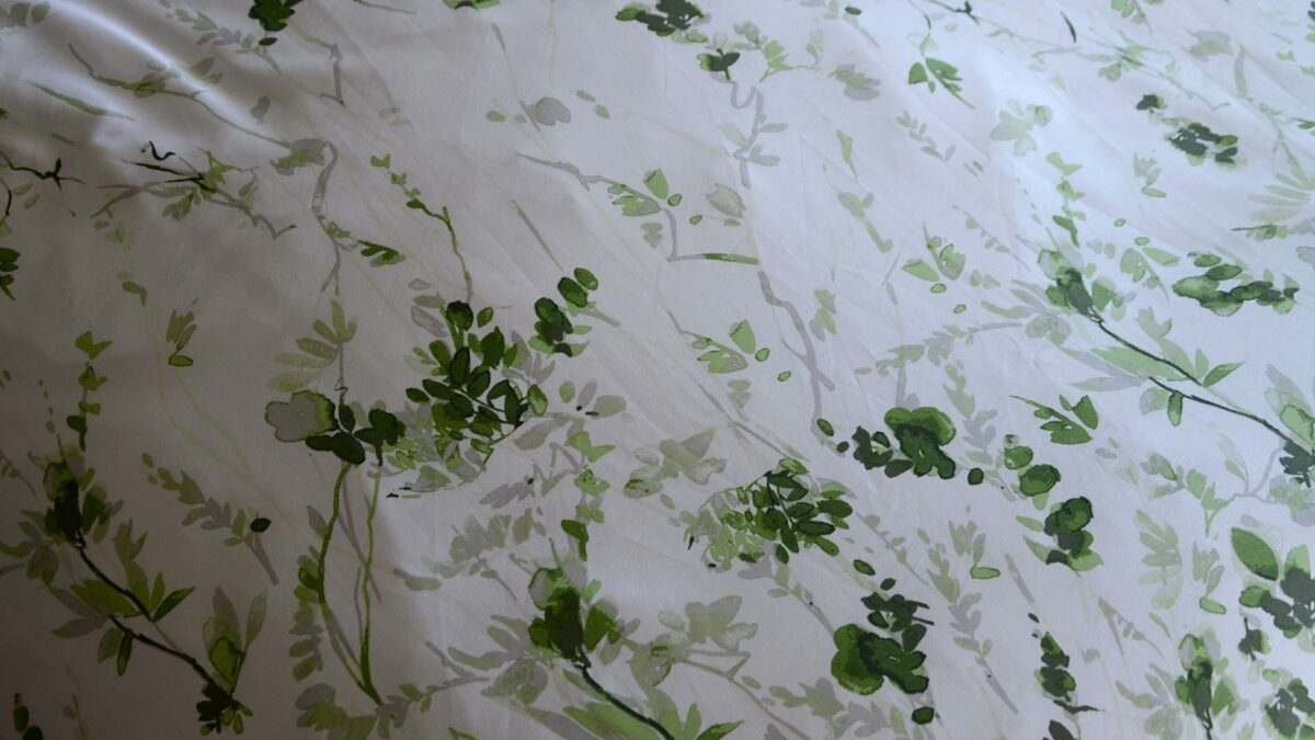 modern leaf print duvet set a close-up view of the design