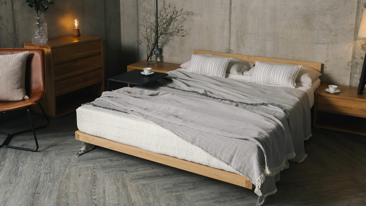 Kumo Low Oriental Bed with Headboard - Image 10