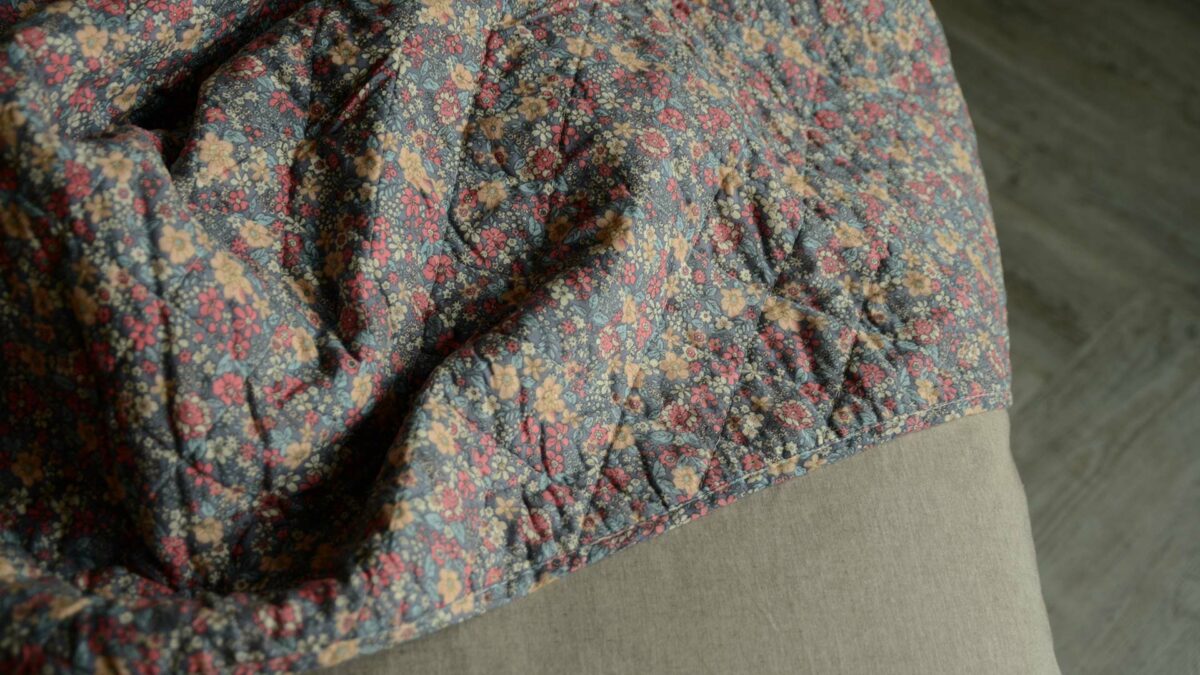Quilted Throws with Floral Print - Image 5