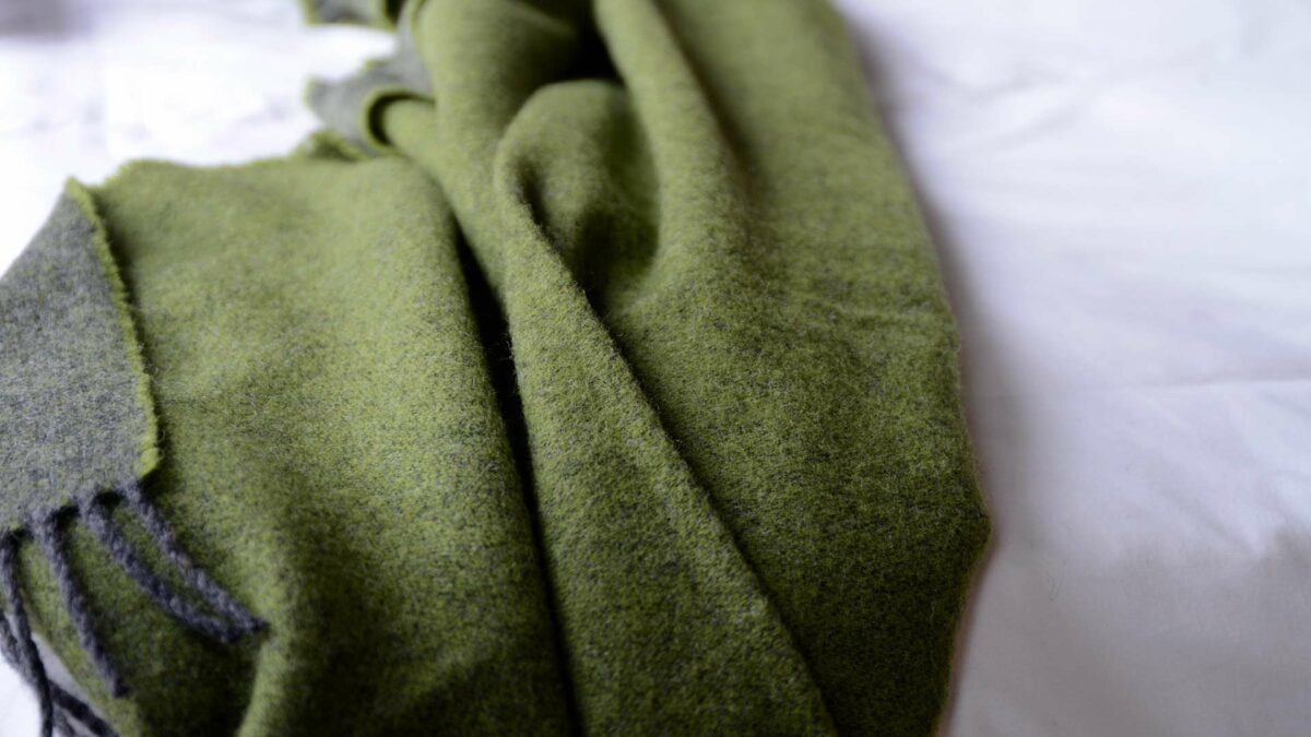 Reversible Green Pure Wool Throw - Image 4