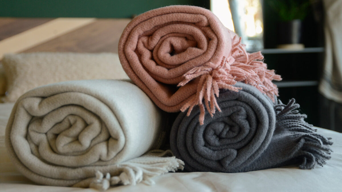 Soft Knitted Look Throws - Image 3