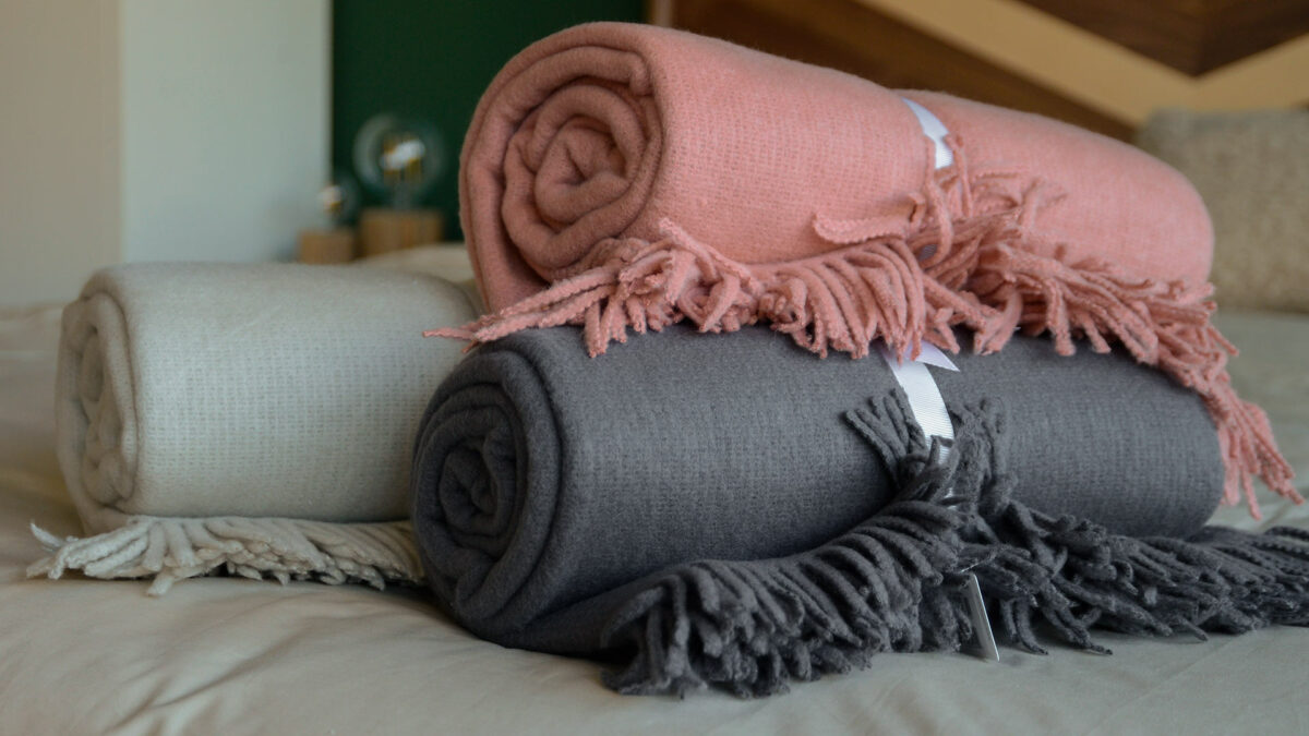 Soft Knitted Look Throws - Image 2