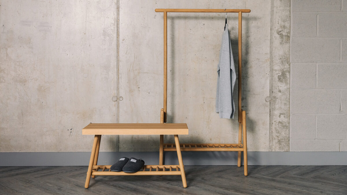 Oak Spindle Clothes Rail - Image 2